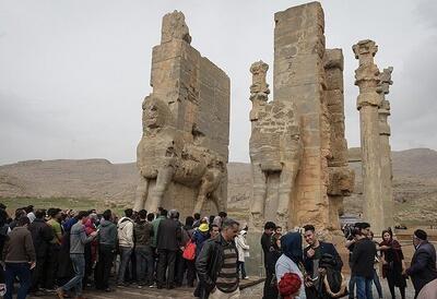 ببینید | لحظه تحویل سال ۱۴۰۴ در تخت جمشید