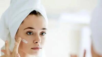بعد از ماسک ورقه‌ای صورت را بشوییم یا نه؟ نکات طلایی مراقبت از پوست