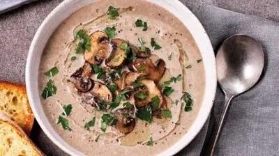 طرز تهیه سوپ شیر و خامه با قارچ برای افطاری؛ راز خوشمزگی سوپ رستورانی!