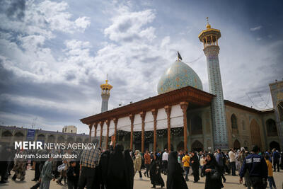 لحظه تحویل سال نو در حرم شاهچراغ (ع)
