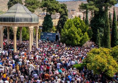 تصاویر | تحویل سال نو در آرامگاه حافظ ‎