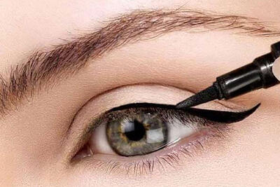 ساده‌ترین روش‌های کشیدن خط چشم با وسایلی که فکرش را هم نمی‌کردید - چی بپوشم