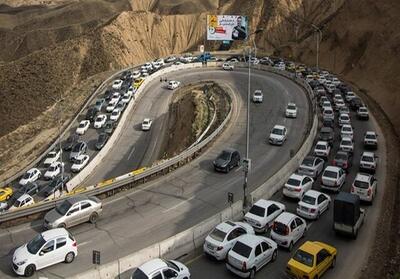 ترافیک سنگین در محورهای کندوان و هراز؛ محدودیت ترافیکی اعمال شد