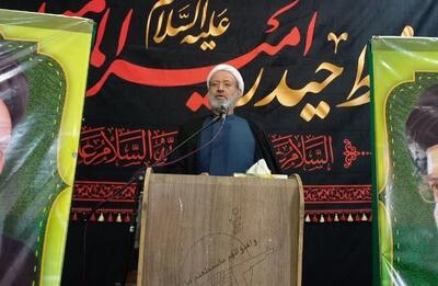 مسئولان تمام تلاش خود را در راستای خدمت به مردم قرار دهند