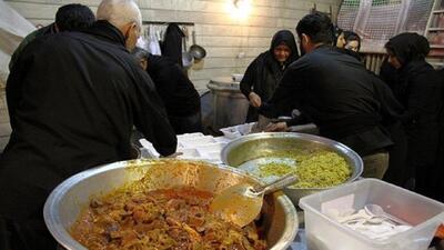فیلمی از حال و هوای آشپزخانه هیئت حسینی در روستای ده محمد + فیلم