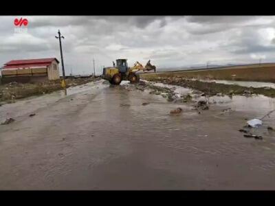 هدایت آب‌های سطحی در روستای شیخ جعفر قروه