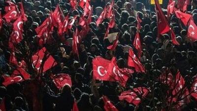 تداوم تجمعات در استانبول/ اردوغان: تسلیم نمی‌شویم