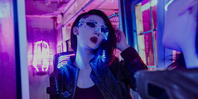 استایل سایبرپانک (Cyberpunk) چیست؟ وقتی لباس‌های پاره مُد می‌شوند - چی بپوشم