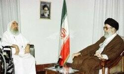 لحظاتی از دیدار شیخ احمد یاسین با رهبر انقلاب+فیلم