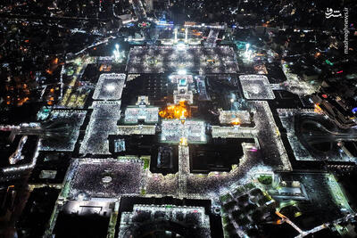 تصاویر هوایی از شب ۲۱ رمضان در حرم امام رضا(ع)