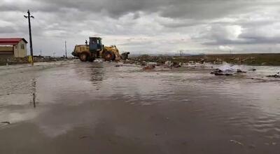 هدایت آبهای سطحی در روستای شیخ جعفر قروه