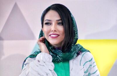 مدل مانتو خوش رنگ لیلا اوتادی برای عید 1404 | عکس
