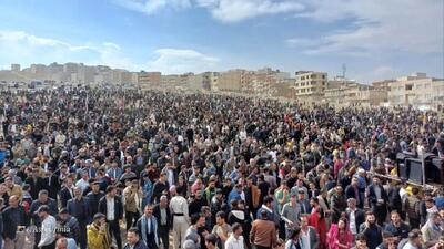 تحریک کردها و آذری ها علیه هم در ارومیه/ حضور جنجالی یک نماینده مجلس در تجمع آذری ها + عکس