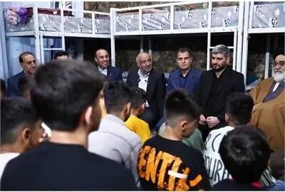 بازدید وزیر کار از کارگاه‌های آجرپزی و مراکز نگهداری کودکان بی سرپرست ورامین