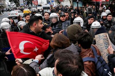 مخالفان اردوغان خیابان‌های استانبول را تسخیر کردند
