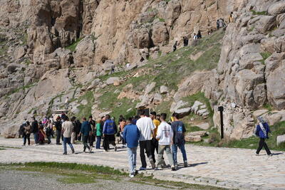 محوطه جهانی بیستون؛ میزبان مسافران نوروزی