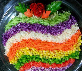 ایده های تزئین سالاد با خیار و گوجه