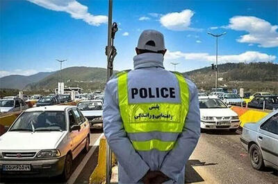 حرکت عجیب و خنده‌دار پلیس با مسافران نوروزی!