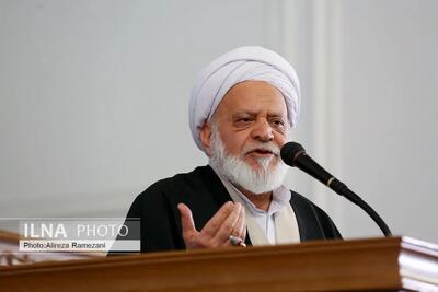 سرمایه‌های کشور در طلا و ارز انباشته شده‌است/قیمت ارز در فضای مجازی تعیین می‌شود