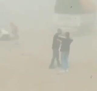 طوفان شدید باعث تصادف زنجیره‌ای در جاده میناب شد