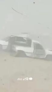 کاهش دید در طوفان گرد و خاک / جاده میناب-بندرعباس شاهد تصادف زنجیره ای بود + فیلم