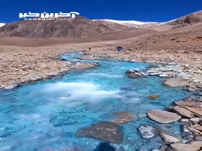 تصاویر رویایی از رودخانه شکل گرفته از یخچال‌های کوهستانی آرژانتین