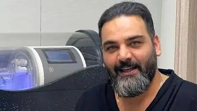 احسان علیخانی با لندکروز لوکسش دل همه را برد + عکس های مجری جوکر با کشتی میلیاردی اش