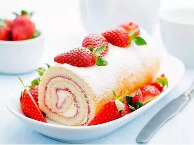 طرز تهیه رولت توت فرنگی خامه‌ای به روش قنادی - فراشپز