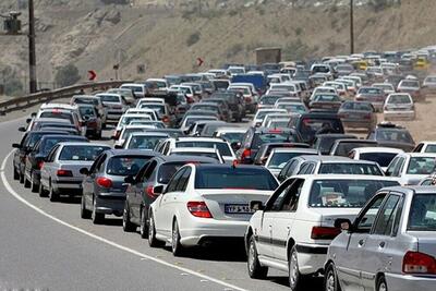 ترافیک سنگین محورهای جنوب به شمال چالوس و آزادراه تهران-شمال/ تهران به چالوس ساعت ۱۲ یکطرفه می شود