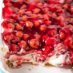 طرز درست کردن دسر گیلاس با 2 روش ساده
