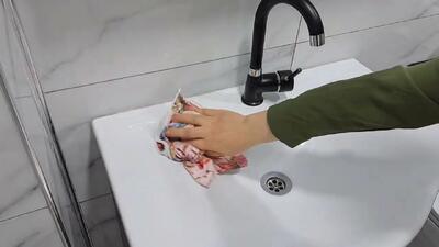 از بین بردن لکه های زرد چسبیده به روشویی و سنگ توالت (تا ماهها سنگ کثیف نمیشود)