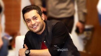 هنرنمایی مهرناز دبیرزاده، همسر روزبه معینی با دف نوازی پای سفره هفت سین!