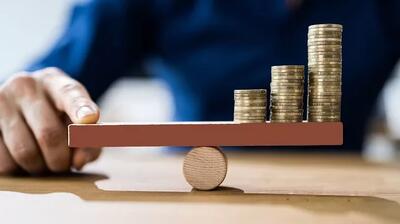 لزوم برقراری ثبات و امنیت اقتصادی و کنترل بازار آشفته ارز