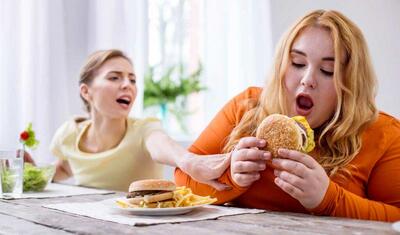با پرخوری عصبی چه کنیم؟/ عوامل روانی و راهکارهای مقابله