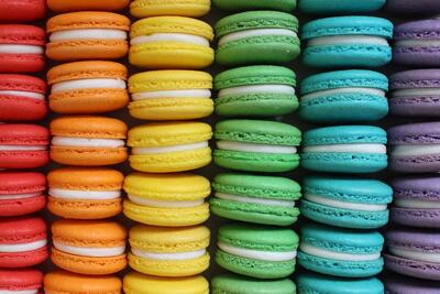 چرا همیشه میل به خوردن شیرینی دارید؟ - سبک ایده آل