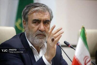 کسانی که برای افتتاح آزادراه شیراز -اصفهان گوی سبقت از یکدیگر می ربودند، امروز پاسخگوی نواقص باشند!