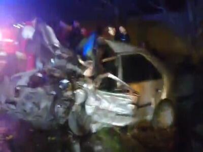 تصادف شدید ۲ سواری پژو در جاده ملایر