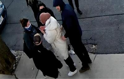 دانشجوی ترک در انتقاد از اسرائیل مقاله نوشت، لباس شخصی‌ها در آمریکا بر سرش ریختند! (فیلم)