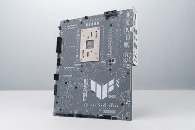 مادربرد جدید B850-BTF ایسوس با قابلیت پشتیبانی از کارت گرافیک RTX 5090 معرفی شد