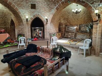 افتتاح نمایشگاه صنایع‌دستی رزن در حمام تاریخی «دَمق»