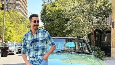 فیلم آواز باشکوه نوستالژیک توسط بهرام افشاری با گیتار / لاکردار عجب صدایی داره!