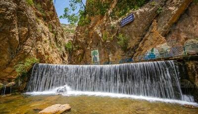 سه گردشگر گرفتار در آبشار یاسوج نجات یافتند
