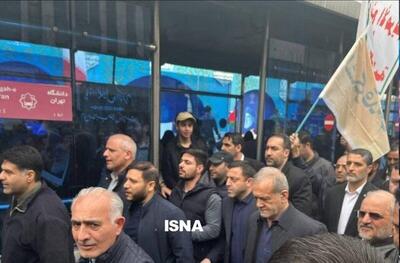 رئیس‌جمهور در راهپیمایی روز قدس در تهران/ عکس
