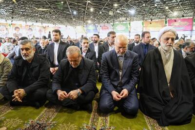 عکس روسای سه قوه در صف اول نماز جمعه روز قدس/ همنشینی پزشکیان و سردار حاجی زاده