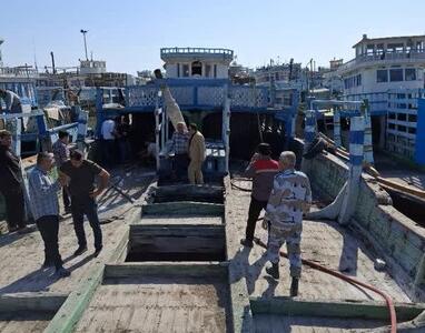 آتش سوزی شناور باری در بندر ریگ مهار شد