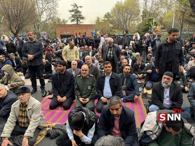 حضور سردار سلامی در جمع نمازگزاران در راهپیمایی روز قدس در تهران + عکس