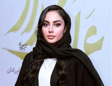 قاب خاص و جالب از ترلان پروانه در ماشینش