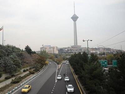 ترافیک معابر و بزرگراه‌های پایتخت عادی و روان است