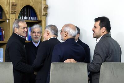 پیشنهاد عجیب به پزشکیان: سعید جلیلی را به عنوان وزیر اقتصاد معرفی کنید تا مجلسیان سکوت کنند