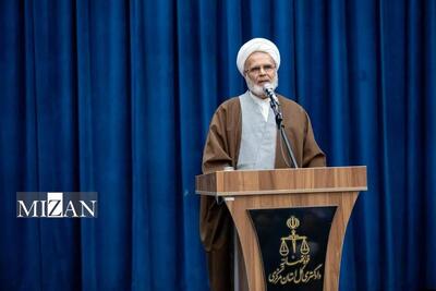 تعیین تکلیف هزار و ۳۰۰ فقره پرونده کالا قاچاق در سال گذشته در استان مرکزی/ از تعطیلی ۳۷ واحد تولیدی در استان جلوگیری شد